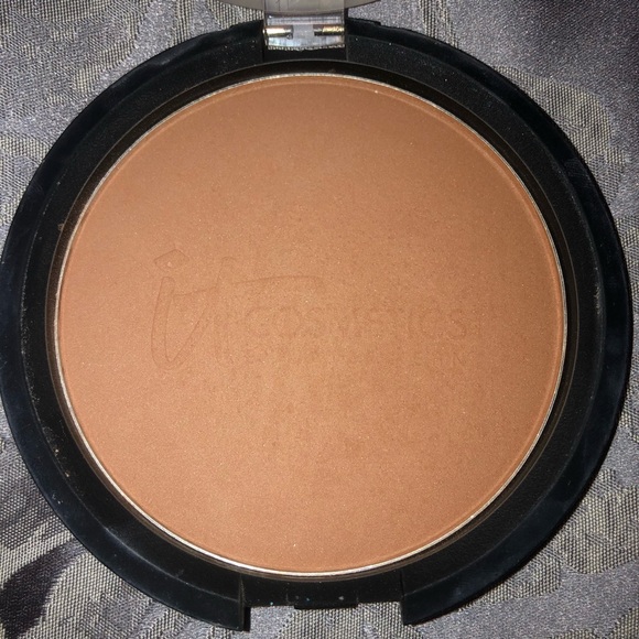 it cosmetics bronzer - Picture 2 of 4
